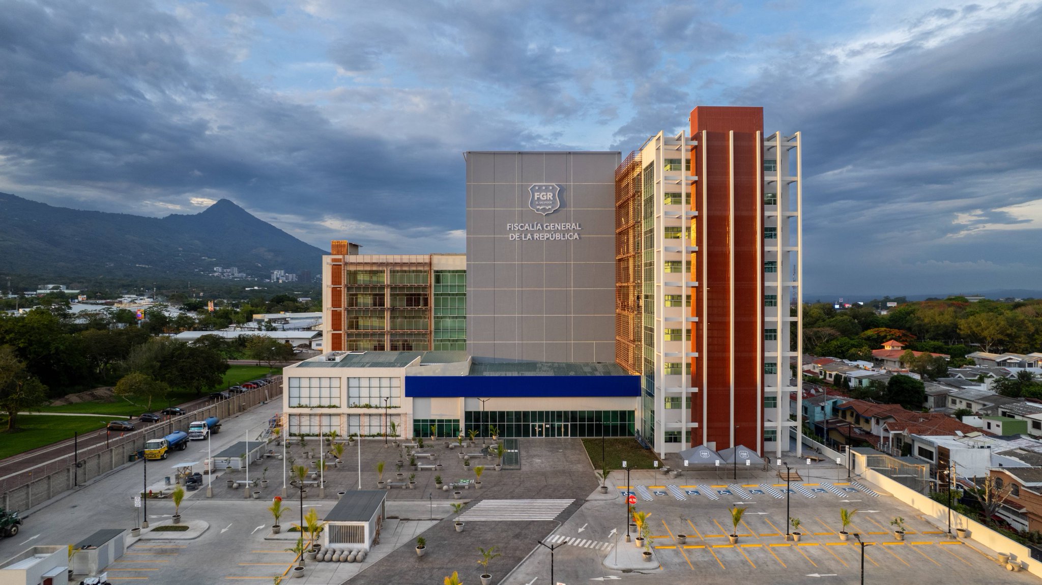 bcie-respalda-modernizacion-de-la-fgr-con-nueva-sede-en-antiguo-cuscatlan